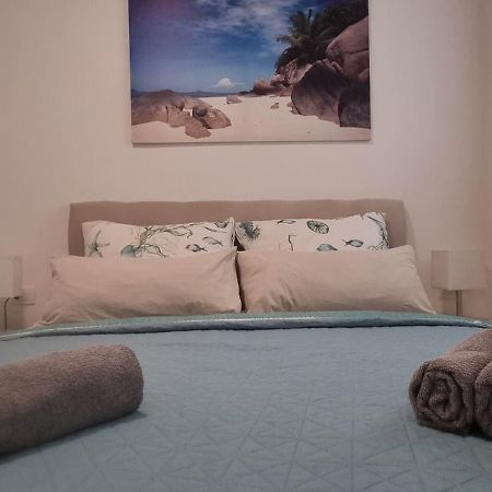 Deluxe Novalja Apartman Kültér fotó