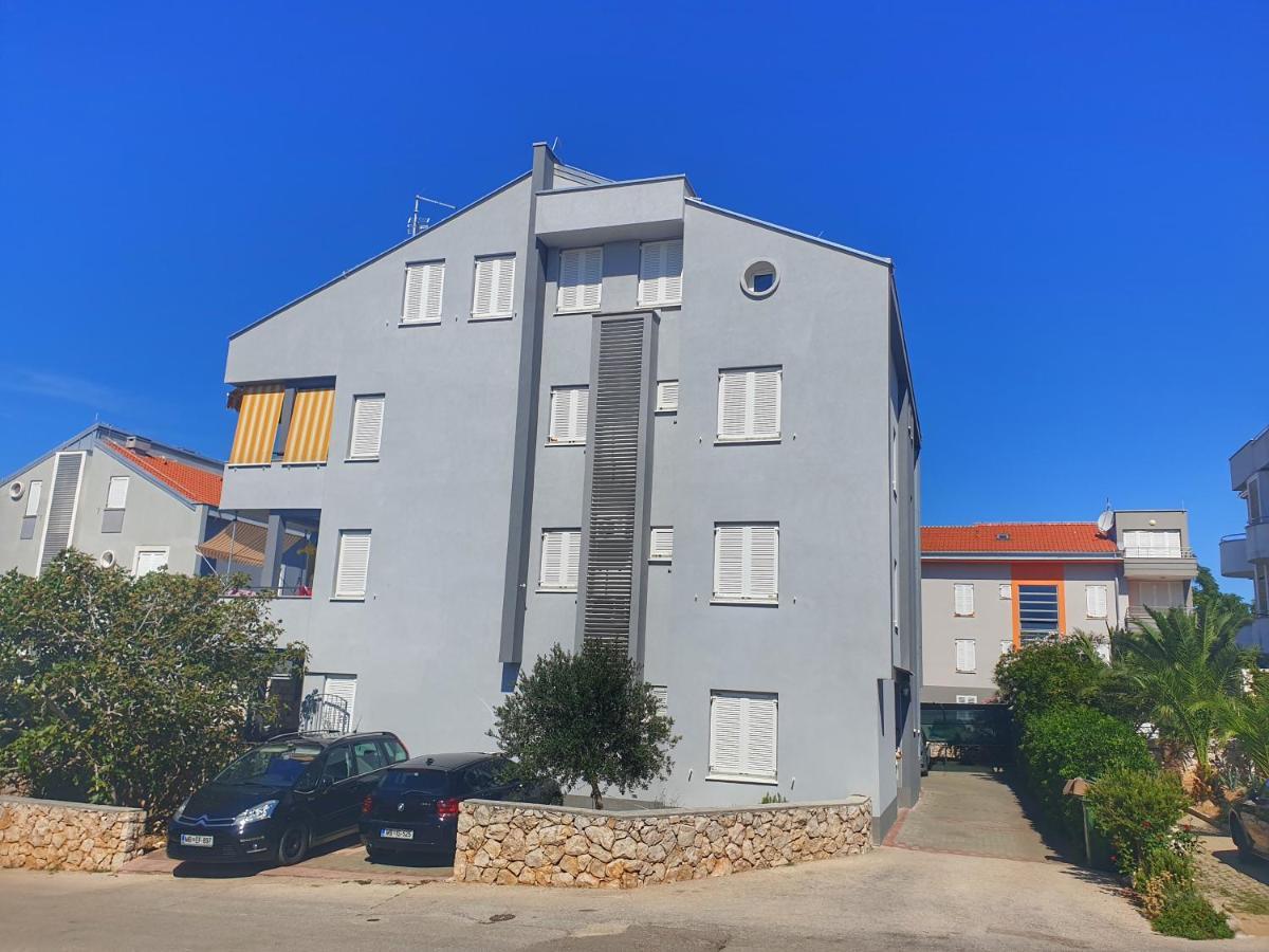 Deluxe Novalja Apartman Kültér fotó