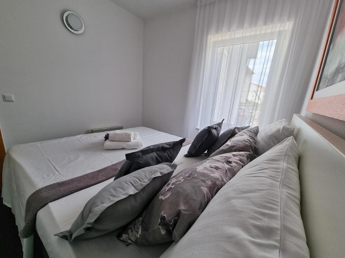Deluxe Novalja Apartman Kültér fotó