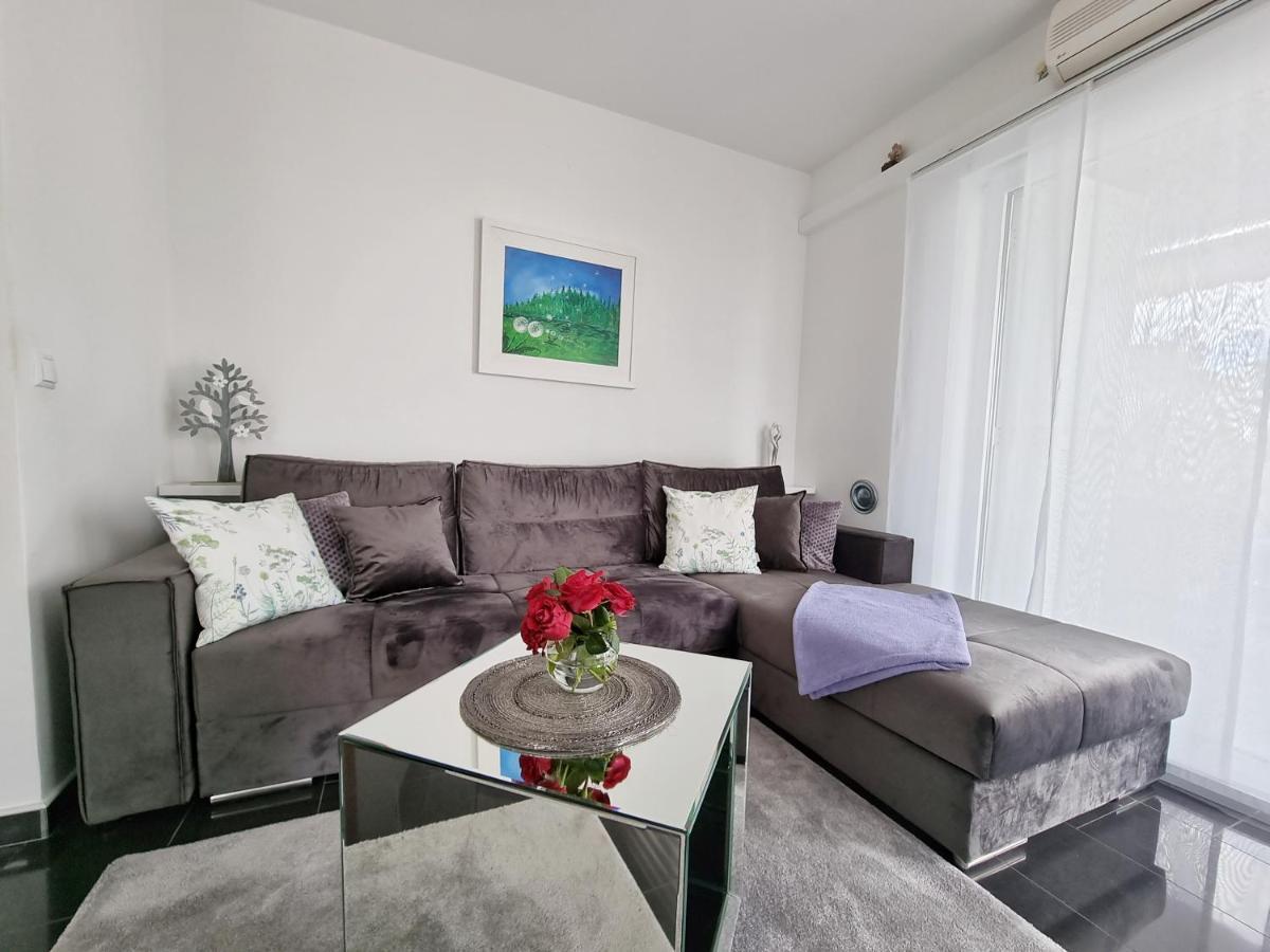 Deluxe Novalja Apartman Kültér fotó
