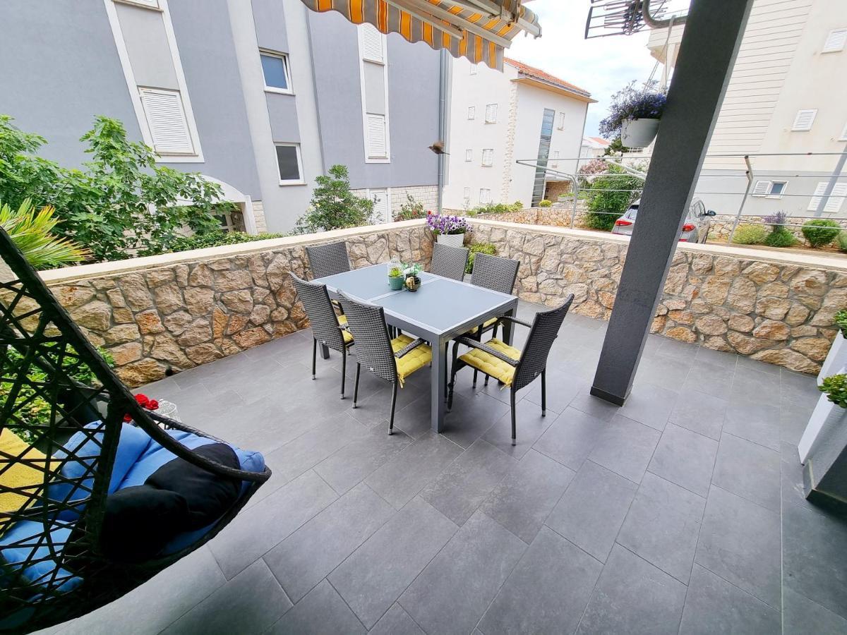 Deluxe Novalja Apartman Kültér fotó
