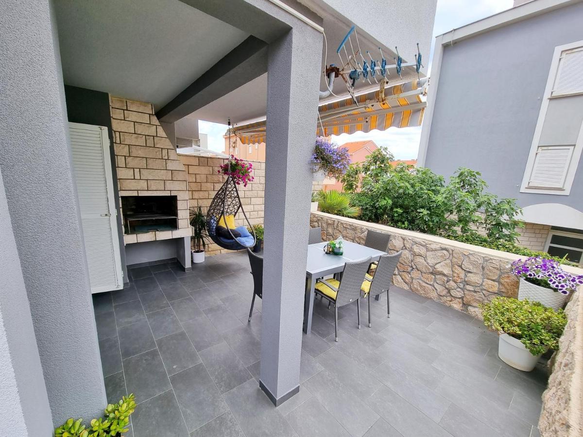 Deluxe Novalja Apartman Kültér fotó