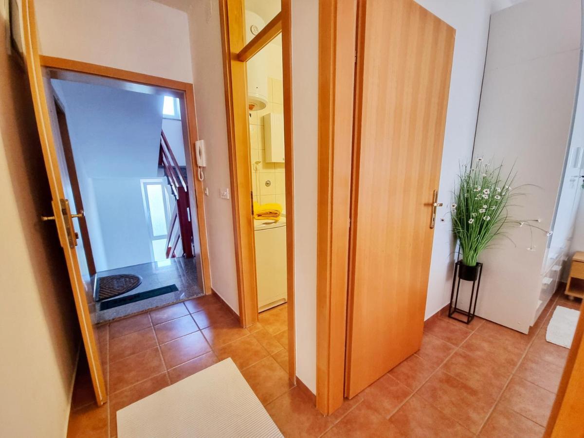 Deluxe Novalja Apartman Kültér fotó