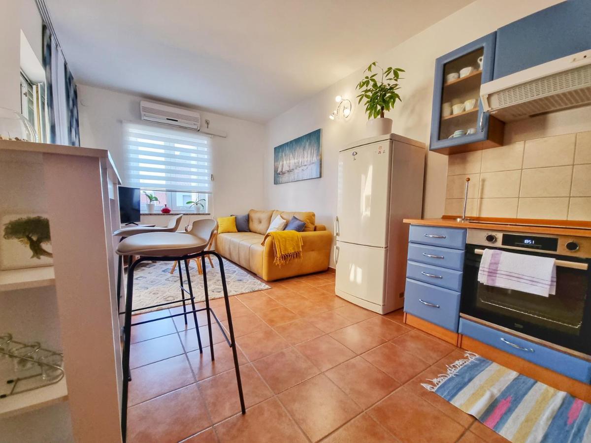 Deluxe Novalja Apartman Kültér fotó