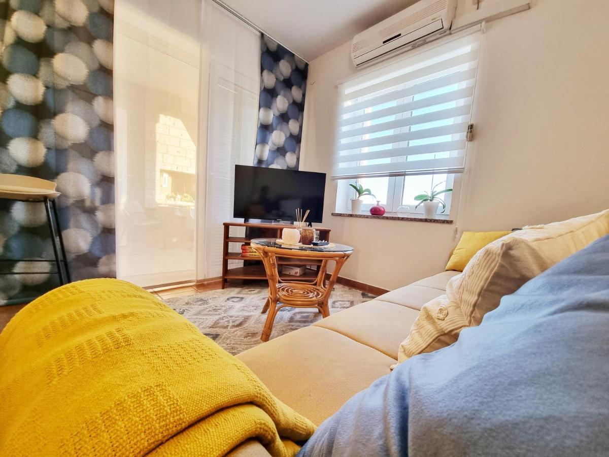 Deluxe Novalja Apartman Kültér fotó